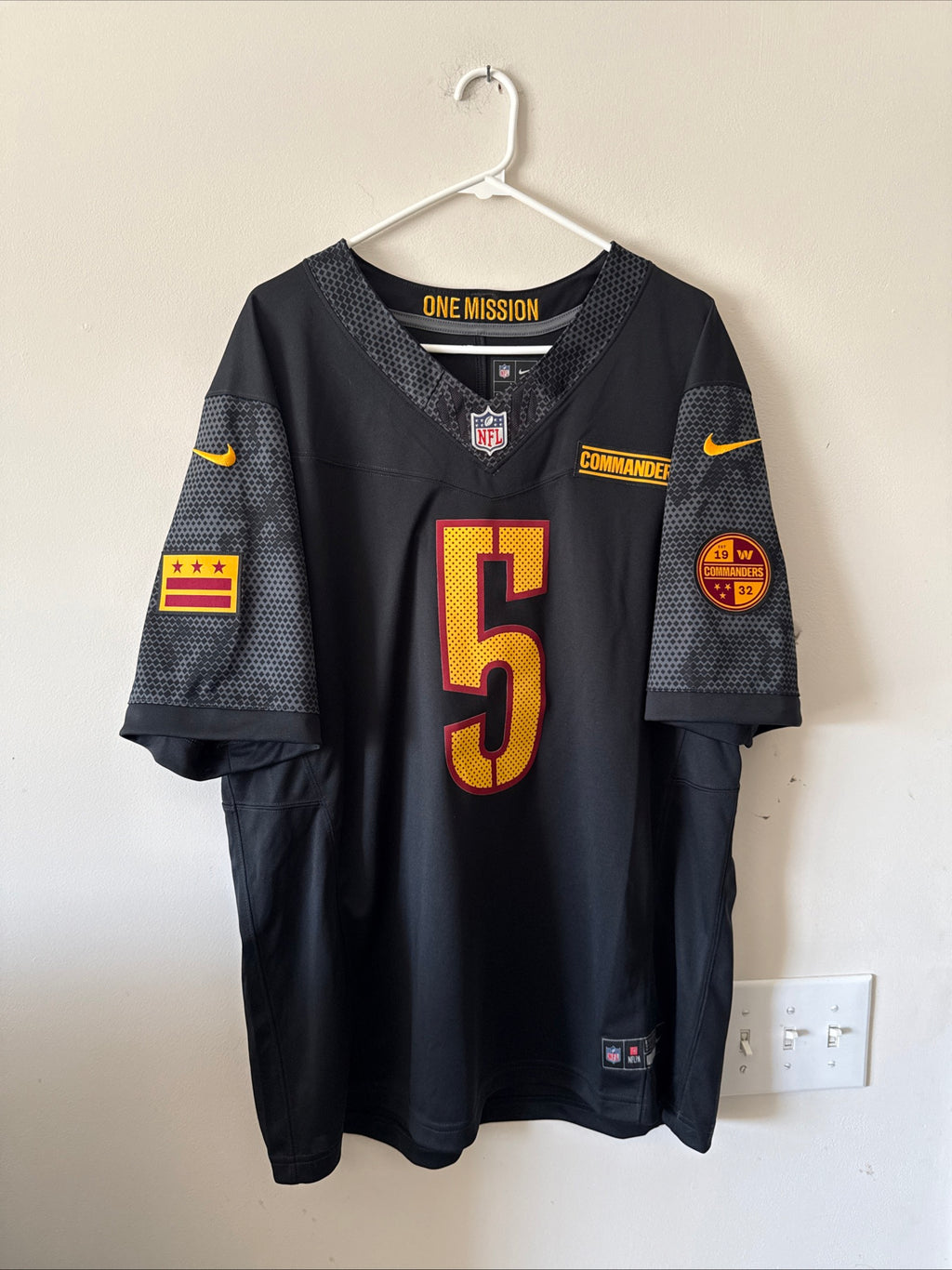 Men's Nike Jayden Daniels #5 Washington Commanders Alt Vapor Lmtd Jersey Sz XL