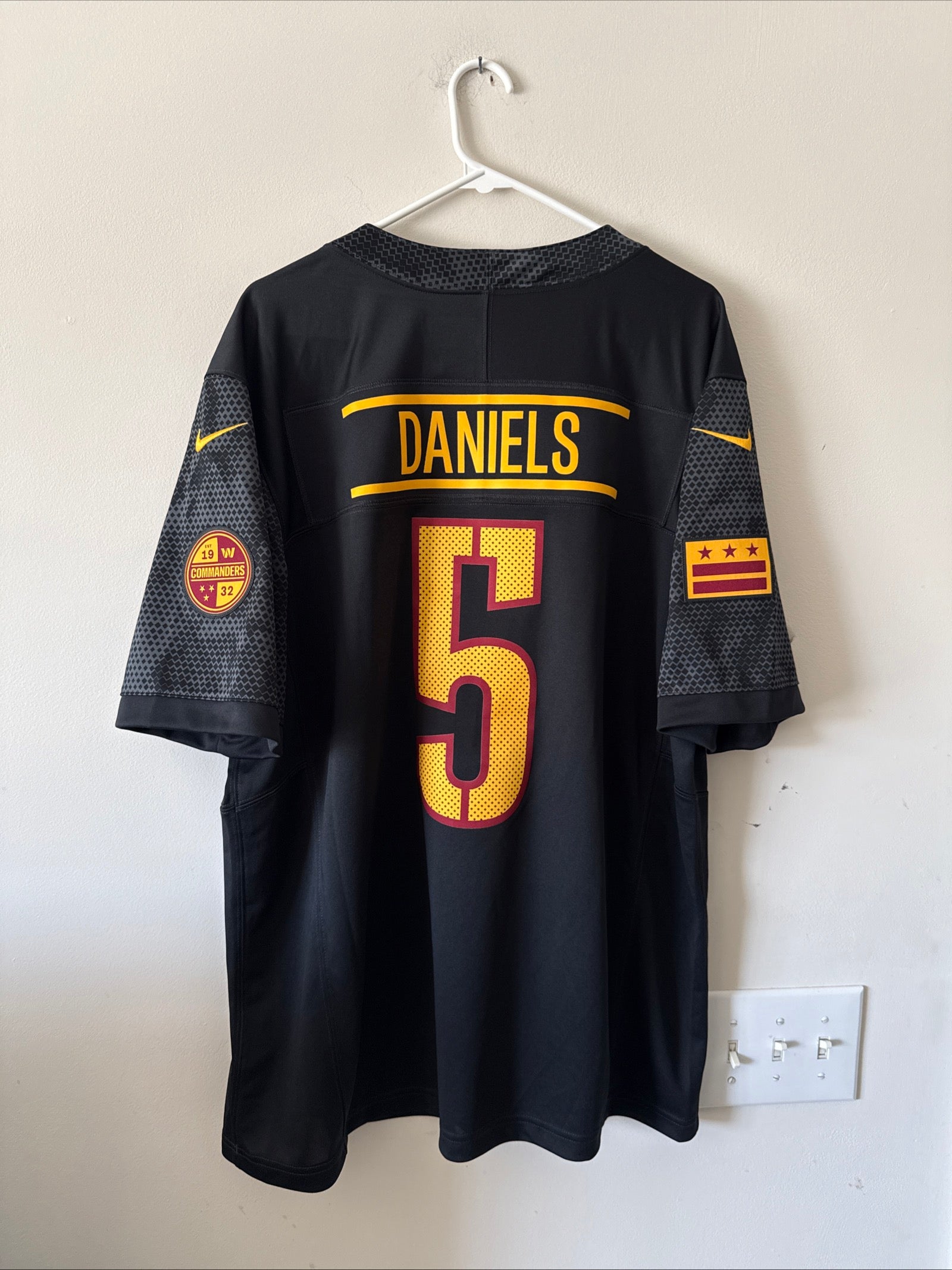 Men's Nike Jayden Daniels #5 Washington Commanders Alt Vapor Lmtd Jersey Sz XL