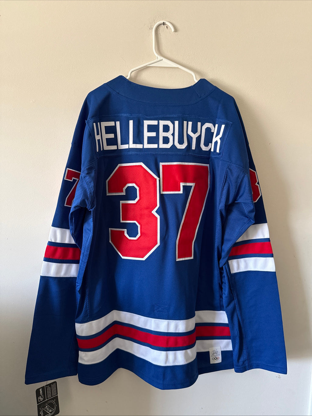 Men’s Nike Connor Hellebuyck #37 Team USA Hockey Jersey 2026 Olympics Sz XL RARE