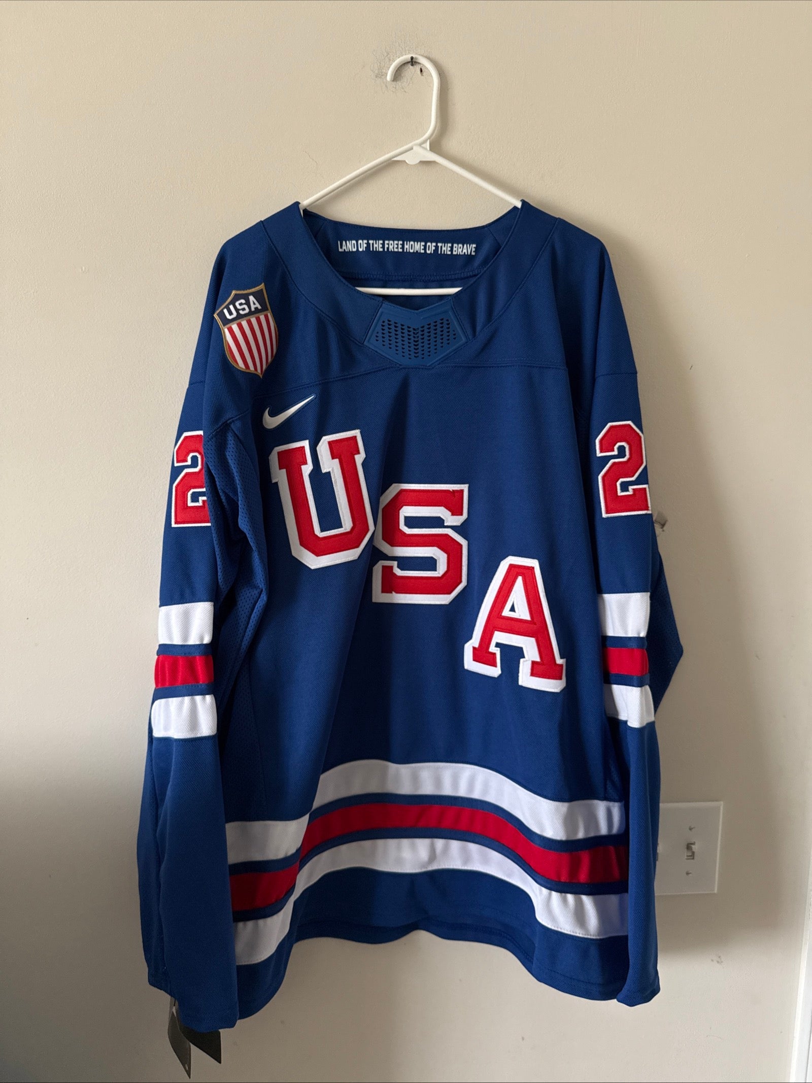 Men’s Nike Dylan Larkin 21 Team USA Hockey 2026 Olympics Jersey Sz XL NWT RARE - Kyle’s Football Cards