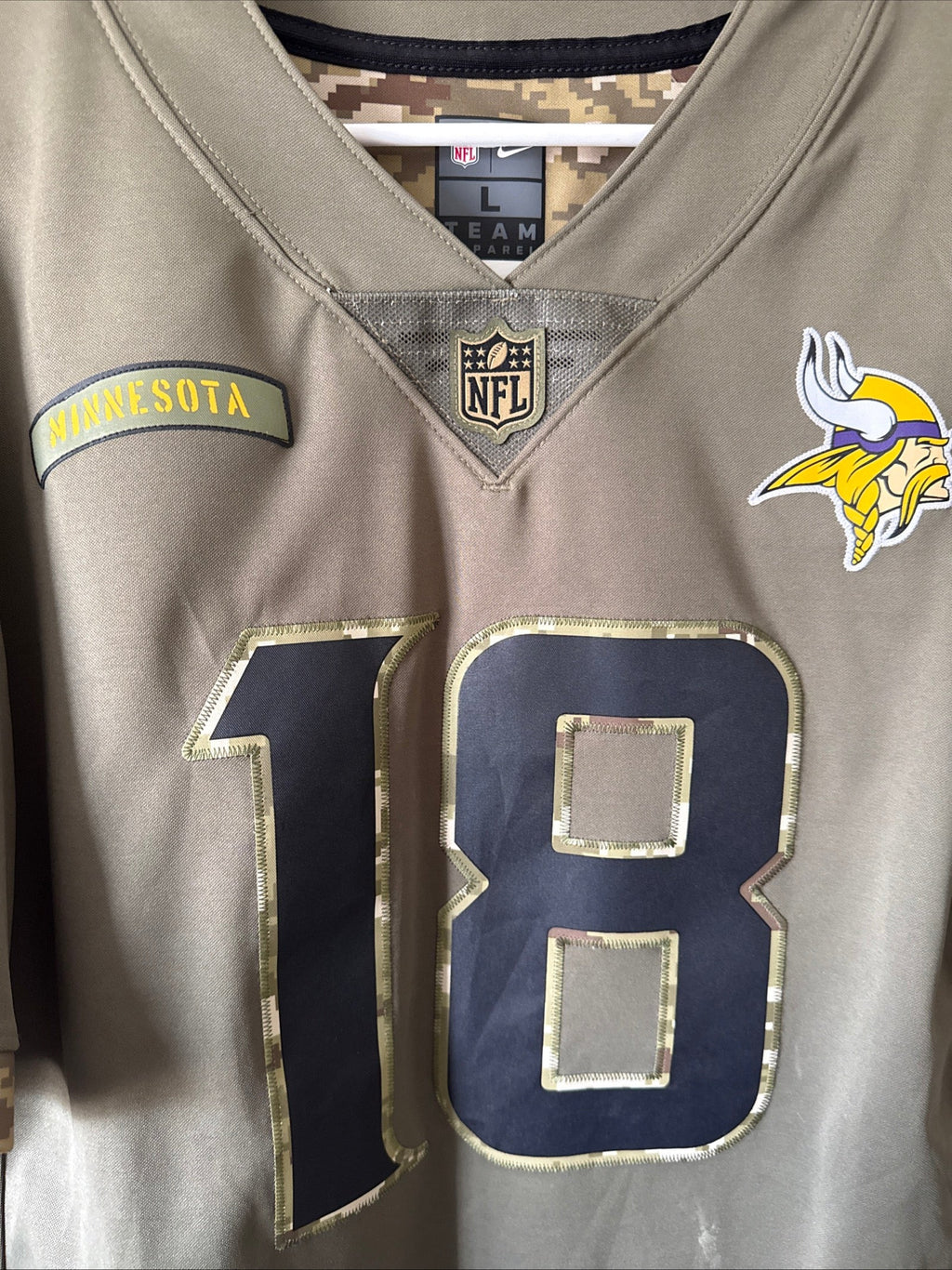 Men’s Nike Justin Jefferson 18 Vikings Salute To Service Lmtd Jersey Sz L RARE - Kyle’s Football Cards