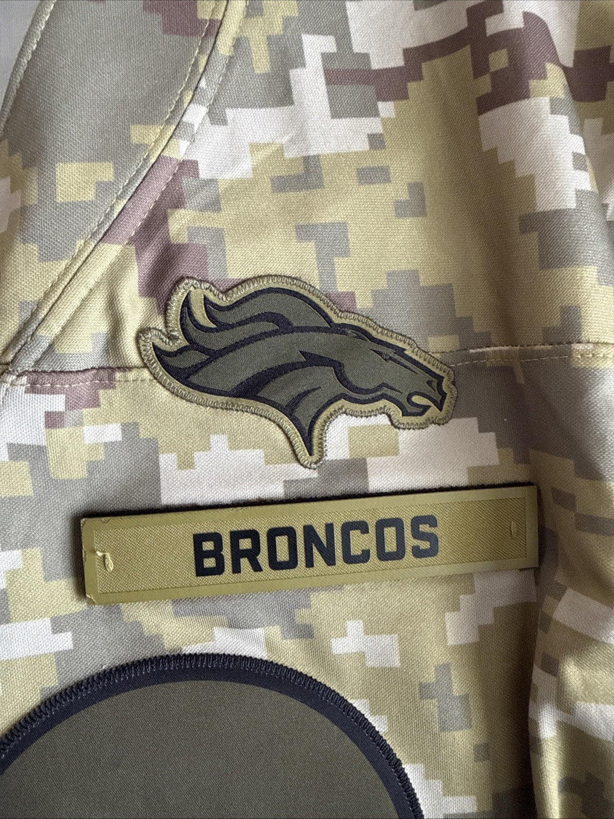 Men's Von Miller #58 Denver Broncos 2018 Salute To Service NFL Jersey Sz XL RARE