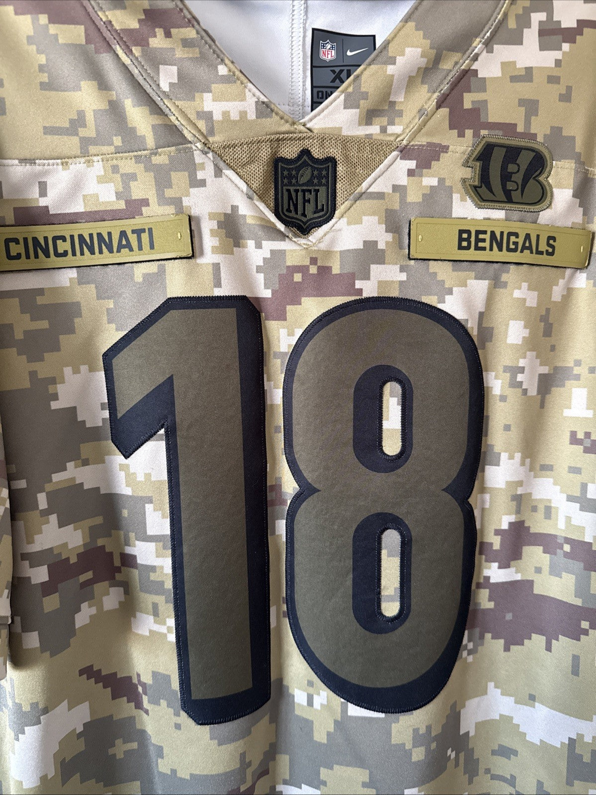Men’s NIKE A.J. Green #18 Cincinnati Bengals SALUTE TO SERVICE Jersey Sz XL RARE