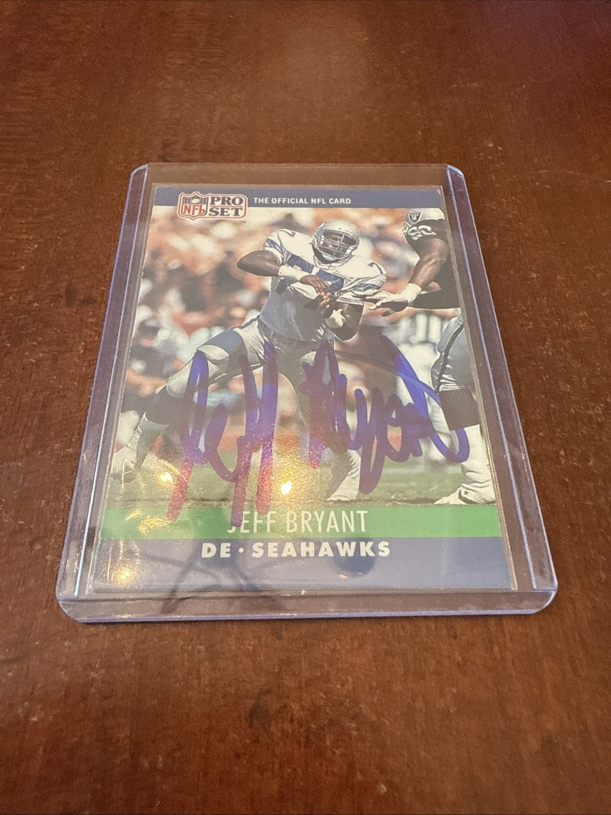 1990 NFL Pro Set Card #300 Seahawks Jeff Bryant Autograph
