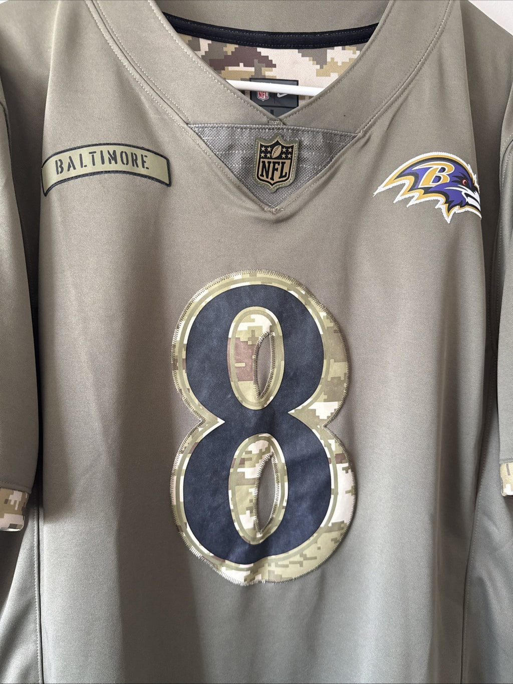 Men’s Lamar Jackson #8 Baltimore Ravens 2022 Salute To Service Jersey Sz L RARE