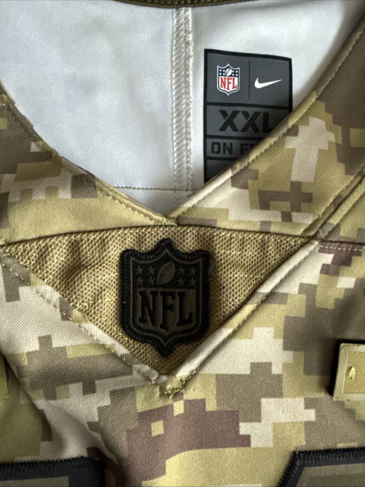 Men's Nike Carson Wentz #11 Philadelphia Eagles Salute To Service Jersey Sz 2XL